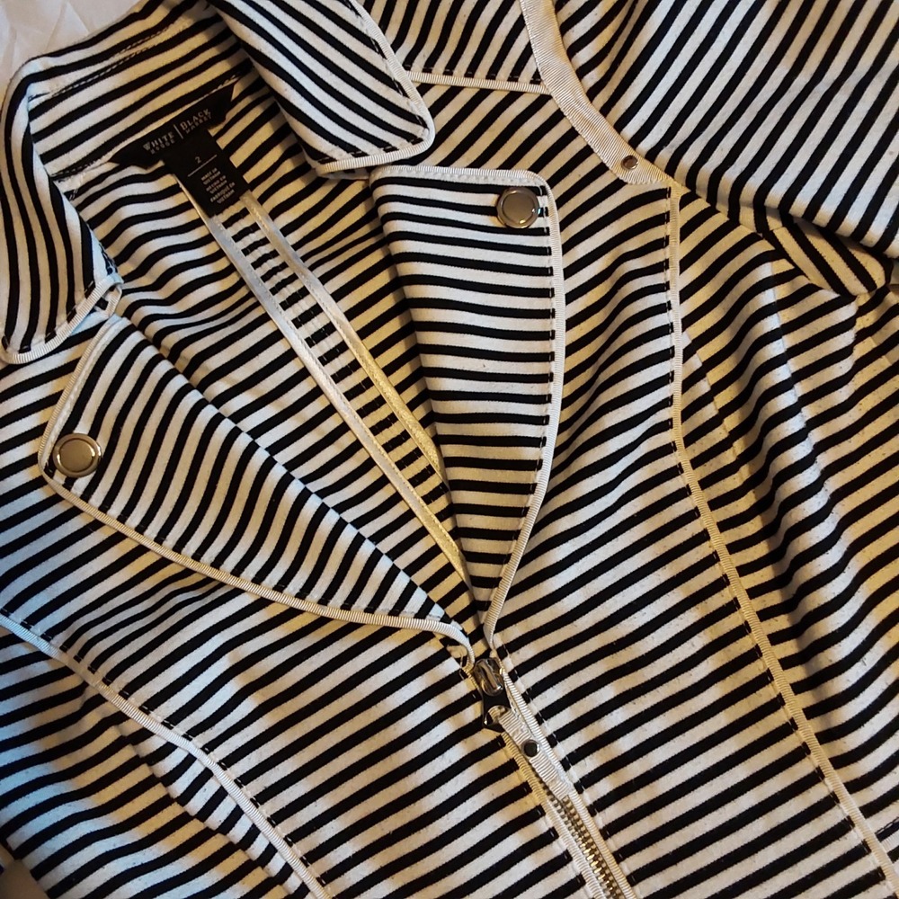 WHITE HOUSE BLACK MARKET Womens SZ 2 Long Sleeve Striped Jacket W Silver Accents